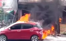 [CLIP] Đổ xăng dọa vợ, cả tiệm gội đầu, quán ăn và ôtô bị lửa bao trùm