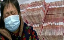 Tịch thu hơn 363 tỷ đồng tiền mặt nằm vương vãi trên gác xép nhà bà cụ nghèo 60 tuổi