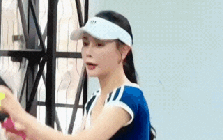 Phương Oanh trắng phát sáng trên sân pickleball, mẹ bỉm 2 con mà body nuột nà quá, netizen rần rần “xin vía” nhan sắc