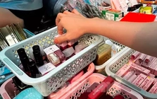 Cận cảnh 'hàng hiệu giá bèo' cần là có ở chợ truyền thống TPHCM