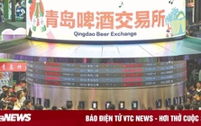 Nơi mua bia uống kịch tính như sàn chứng khoán, giá 'nhảy múa' theo nhu cầu Nơi mua bia uống kịch tính như sàn chứng khoán, giá 'nhảy múa' theo nhu cầu
