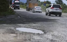 Quốc lộ 12C kết nối cao tốc ở Hà Tĩnh hư hỏng nặng Quốc lộ 12C kết nối cao tốc ở Hà Tĩnh hư hỏng nặng