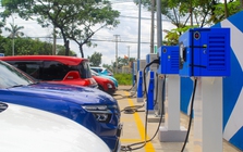 Trạm sạc xe điện phủ khắp nơi, tốc độ triển khai gấp đôi dự kiến, tham vọng 10.000 tỷ của ông Phạm Nhật Vượng dần thành hiện thực
