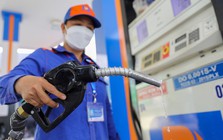 Giá xăng dầu tiếp tục tăng, RON 95 tiến sát mốc 22.000 đồng/lít