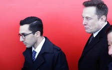 Doanh số Tesla rớt thảm, Elon Musk “trảm” tướng