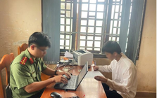 Nam sinh 2007 bị khởi tố vì sử dụng thiết bị công nghệ cao để gian lận trong  kỳ thi tốt nghiệp Trung học phổ thông 2025
