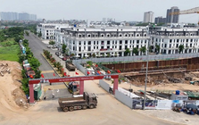 Dù đã có biệt thự 2.000m2 tại Mỹ, nhà phố cổ nhưng Bằng Kiều vẫn “tất tay” mua một lúc 3 căn chung cư Hà Nội, tên chủ đầu tư càng khiến nhiều người ngỡ ngàng