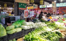 Mẹ tôi - người phụ nữ nông thôn ít học nhưng lại là "cao thủ" đi chợ, thâu tóm mọi sạp hàng