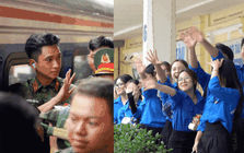 Cảnh tượng đặc biệt tại ga Hà Nội chiều tháng Sáu: Người dân xếp hàng dài chào đón các chiến sĩ chuẩn bị thực hiện nhiệm vụ A80