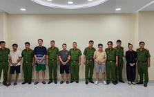 Công an TP HCM đồng loạt khám xét 2 địa điểm, bắt 5 người