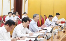 Kéo dài việc sử dụng người không chuyên trách khi sắp xếp lại thôn, tổ dân phố