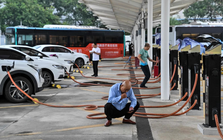 Kỳ hạn 8 năm đã đến, 20 triệu pin xe điện sắp hết hạn: Trung Quốc trả nổi "món nợ khổng lồ" này không?
