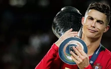 Vô địch ở tuổi 40, Ronaldo lại viết nên chương mới, với những kỷ lục mới