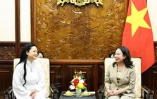 Nữ phi hành gia gốc Việt đầu tiên bay vào vũ trụ bàn giao hạt giống sen cho Việt Nam