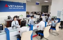 Thêm cổ phiếu ngân hàng 'chuyển nhà'