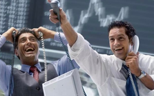 Hai mã Bluechips bất ngờ được tự doanh CTCK "gom" hàng trăm tỷ trong phiên 17/7