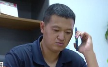 Vừa bị lừa hơn 9,4 tỷ đồng tiền tiết kiệm, người đàn ông vẫn chuyển thêm 2,6 tỷ để cảnh sát bắt kẻ lừa đảo nhưng toà tuyên bố: "Không thể lấy lại tiền"