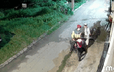 Phẫn nộ câu chuyện người đàn ông tàn tật bị giật 100 tờ vé số