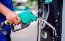 Giá xăng giảm hơn 1.200 đồng/lít từ 15 giờ chiều nay
