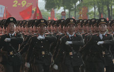 Hợp luyện diễu binh mừng 80 năm Quốc khánh tại ĐHQG Hà Nội: Người dân háo hức đến xem từ sáng sớm