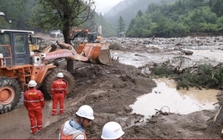 Lũ quét, sạt lở đất ở Trung Quốc, 13 thiệt mạng và 30 người mất tích Lũ quét, sạt lở đất ở Trung Quốc, 13 thiệt mạng và 30 người mất tích