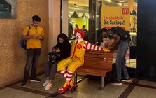 Trước đòn thuế nặng của ông Trump, người dân tại nền kinh tế hơn 4 nghìn tỷ USD hô hào tẩy chay hàng Mỹ, Thủ tướng kêu gọi phải tăng cường tự lực cánh sinh