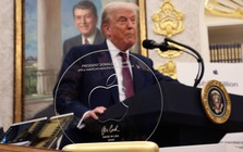 Đem tặng ông Trump thứ gì mà CEO Tim Cook nhận lại phần quà siêu to khổng lồ: 'Apple sẽ được đối xử đặc biệt'
