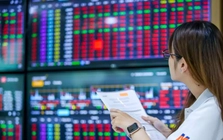 Chứng khoán giằng co, cổ phiếu công ty 'cầm đồ' chào sàn Chứng khoán giằng co, cổ phiếu công ty 'cầm đồ' chào sàn