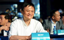 Jack Ma ‘lột xác’ hậu ở ẩn: Ngừng ồn ào, âm thầm đeo thẻ nhân viên nhưng vẫn chi 53 tỷ USD để chuyển đế chế TMĐT thành tập đoàn AI