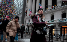 Chứng khoán toàn cầu tăng trưởng 2 chữ số năm thứ 3 liên tiếp, bứt phá hơn 20%