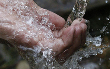 Phát hiện nguồn nước cổ xưa nhất Trái đất, nhà khoa học uống thử và điều bất ngờ đã xảy ra