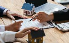 Lãi suất tăng, người mua nhà nên xuống tiền luôn hay chờ đợi?