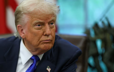 Ông Trump tuyên bố áp thuế với các nước giao dịch với Iran