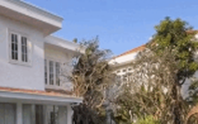 Cả showbiz có đúng 1 người: Nuôi 10 người con không cùng huyết thống, ở biệt thự "khủng" 2.000m²