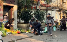 Hà Nội xoá bỏ chợ cóc, tiểu thương lo kế sinh nhai