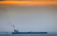 Giá giảm 15 tuần liên tiếp, dầu Nga lại nhận thêm tin dữ