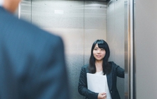 Sếp nữ hỏi: "Nếu đi công tác cùng tôi mà vợ bạn ghen thì sao?", nam ứng viên chốt chốt 1 câu, sếp bật ngửa vì quá sắc sảo!