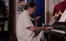 Cựu Chủ tịch Hội Âm nhạc Hà Nội sở hữu kho nhạc cả nước thuộc lòng, tuổi 97 chỉ có thể giao tiếp bằng mắt