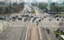 Sau gần 1 tháng xén vỉa hè, 'điểm đen' ùn tắc Lê Văn Lương thay đổi ra sao?
