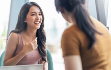 Khi được ai đó khen ngợi, đừng chỉ đáp lại “cảm ơn”: Có 4 cách trả lời thể hiện EQ cao, dễ nhận được thiện cảm