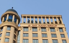 Doanh nghiệp tên tuổi dồn dập bán vốn