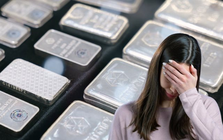 Mua bạc từ giá 35 triệu đồng/kg, đến nay gần chạm 100 triệu - bạn bè người thân chúc mừng không ngớt, nhưng tôi chỉ biết cười gượng và nói 'giá như'