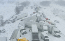 100 xe đâm nhau liên hoàn ở Mỹ: Cảnh tượng hỗn loạn không tưởng