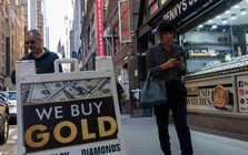 Vàng khiến giới đầu tư “đứng ngồi không yên”: Bán tháo hay mua thêm?