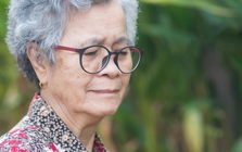 Cụ bà 64 tuổi, lương hưu 10 triệu đồng/tháng nhưng liên tục mua 10 gói bảo hiểm nhân thọ, phí tới 5,2 tỷ đồng, nhân viên BH khẳng định: Tôi đã làm đúng quy trình