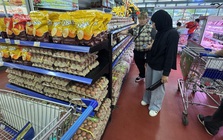 Giá trứng chênh nhau, người tiêu dùng bất lợi