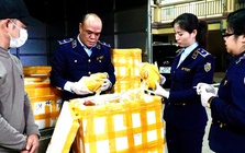 Kiểm tra một xe ô tô tải, phát hiện điều bất thường