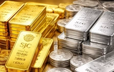 Thấy gì từ việc giá vàng bạc liên tục lập kỷ lục mới?