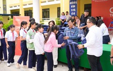 MIA.vn và Larita trao 1.000 balo sau lũ