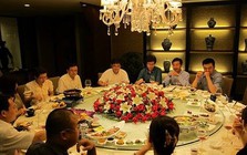 38 tuổi về quê họp lớp, gặp lại lớp trưởng lương 80 triệu/tháng, tôi nhận ra mình kiếm ít tiền nhưng giàu hơn